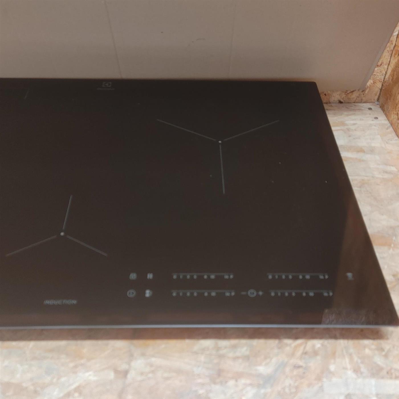 Piano cottura Electrolux LIL83443 Serie 600 Bridge Induzione