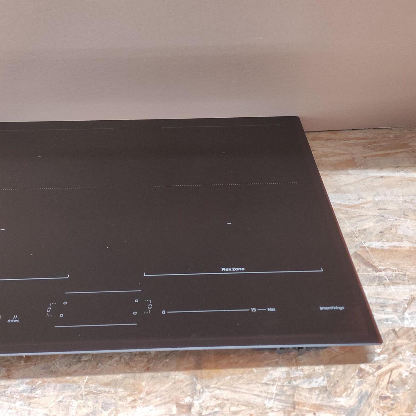 Piano cottura Samsung NZ64B5066KK a induzione 60cm Flex Zone WiFi