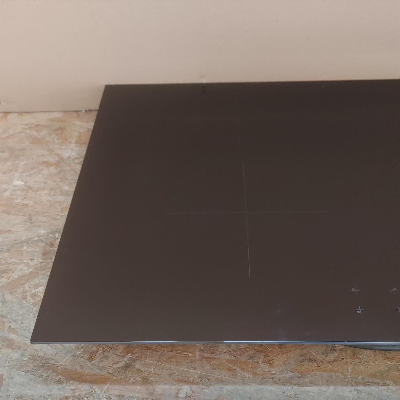 Piano cottura Smeg SI2741D a induzione 75 cm
