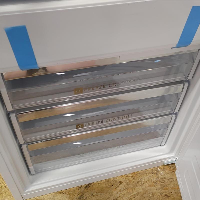 Whirlpool SP40 801 frigorifero con congelatore Da incasso 400 L