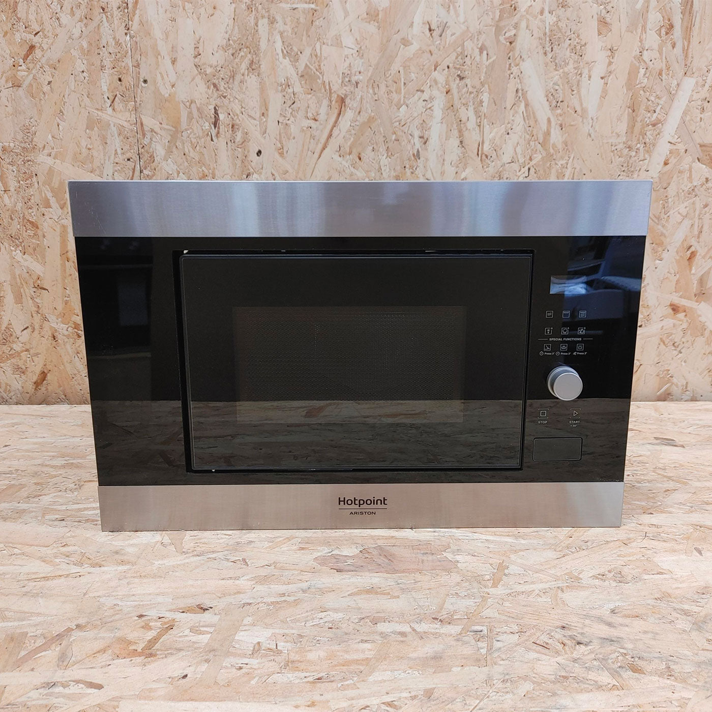 Hotpoint MF20GIXH forno a microonde Da incasso Microonde combinato 20 L 800 W Nero